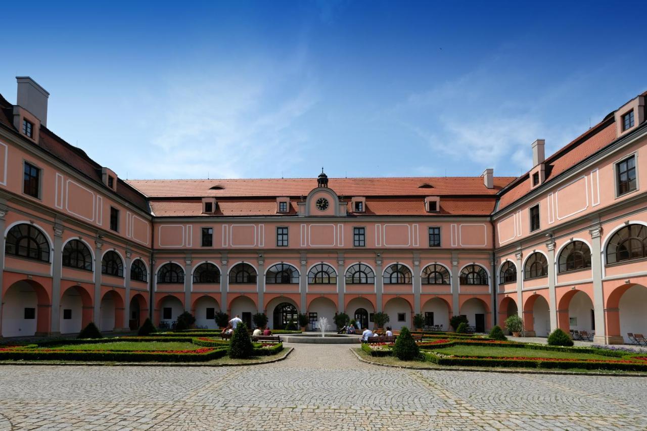Zamecky Penzion Valašské Meziříčí Exteriör bild